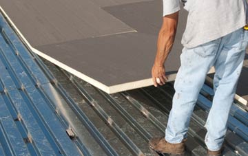 benefits of insulating Carnwadric flat roofing